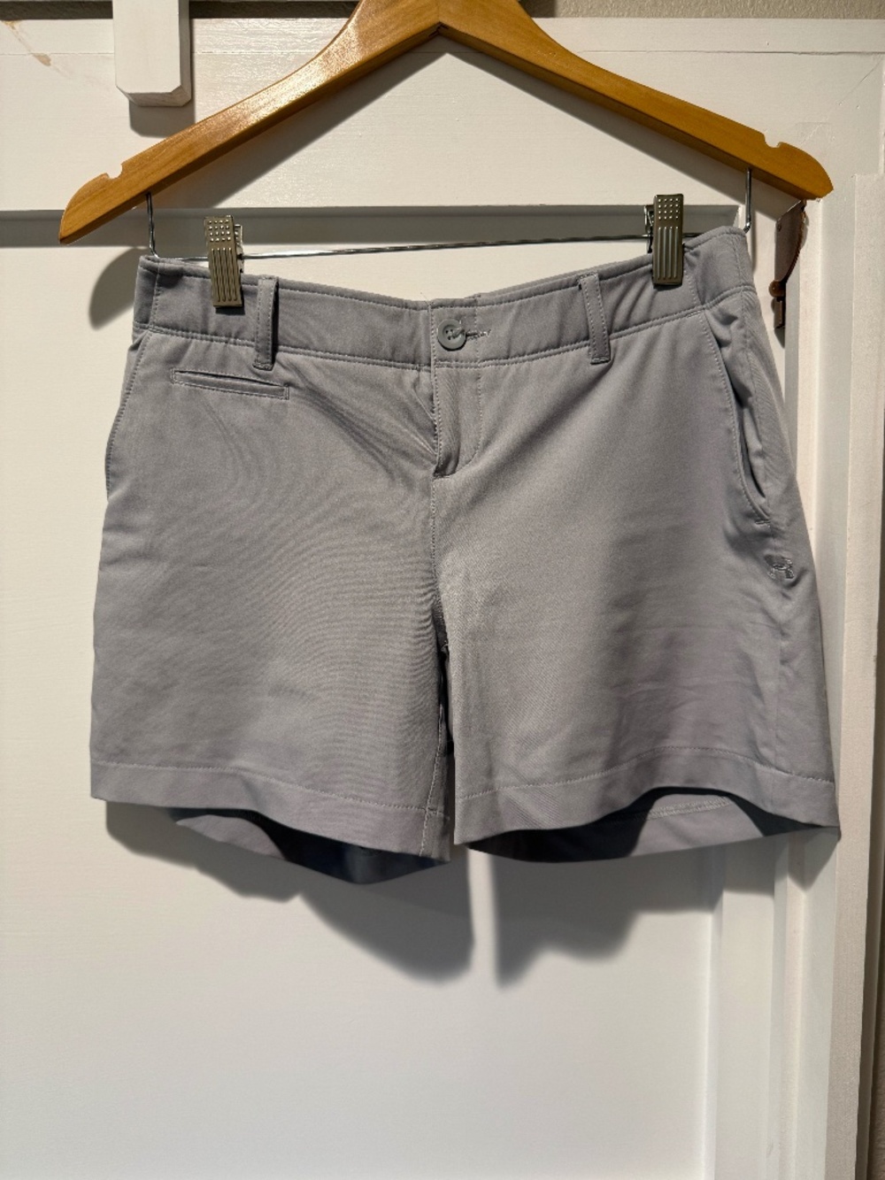Under Armour Women’s Golf Shorts Gray Size 4 Performance Stretch